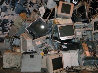 Discarica di rifiuti elettronici da qui la definizione di e-Waste